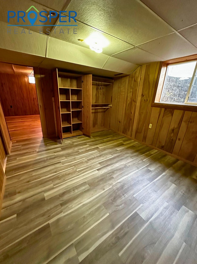 Building Photo - Convenient Living in the Heart of Eau Claire