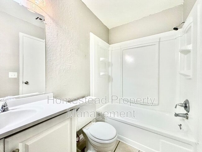 Building Photo - 721 NW 114th St