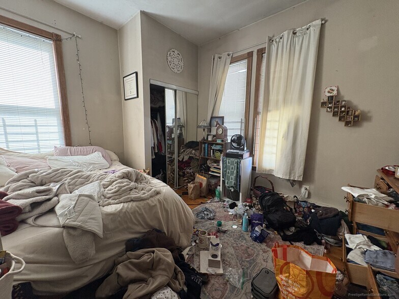 Building Photo - 19 Ashford St