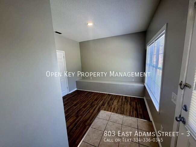 Building Photo - 803 E Adams St