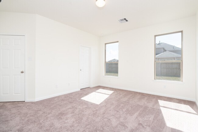 Building Photo - 6120 Whitewing Rd
