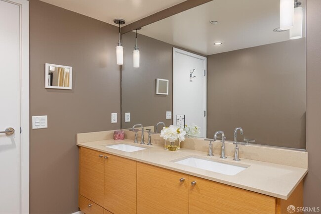 Building Photo - 330 Mission Bay Boulevard North