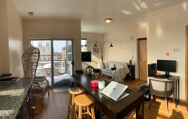 Interior Photo - Uptown East Apartments - 739 Williamson Street