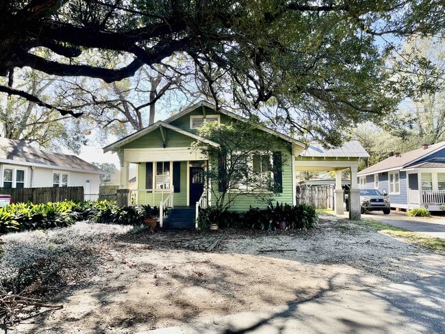 Building Photo - 2090 Broussard St