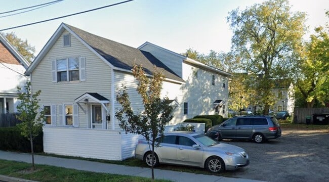 Primary Photo - 96 Pitkin St