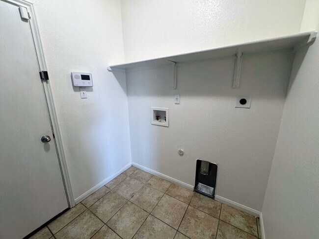 Building Photo - 6402 Taree Loop