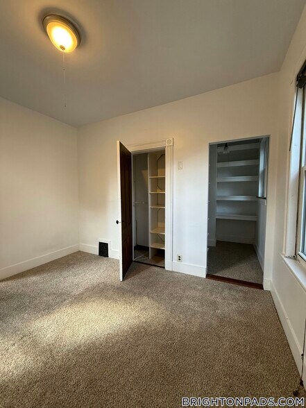 Building Photo - 32 Etna St