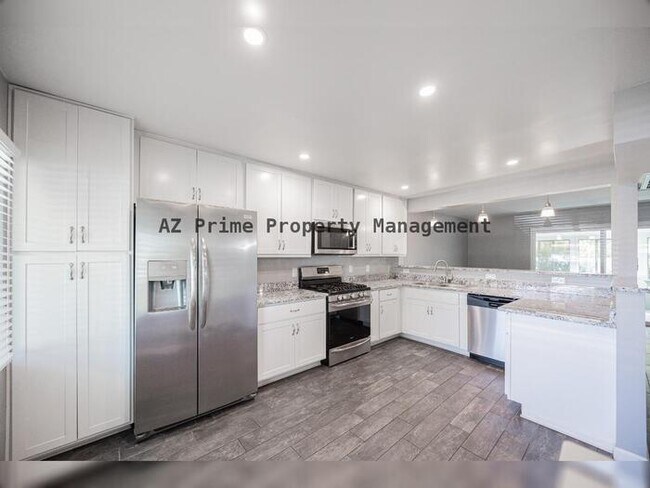 Building Photo - 6521 N 19th Dr