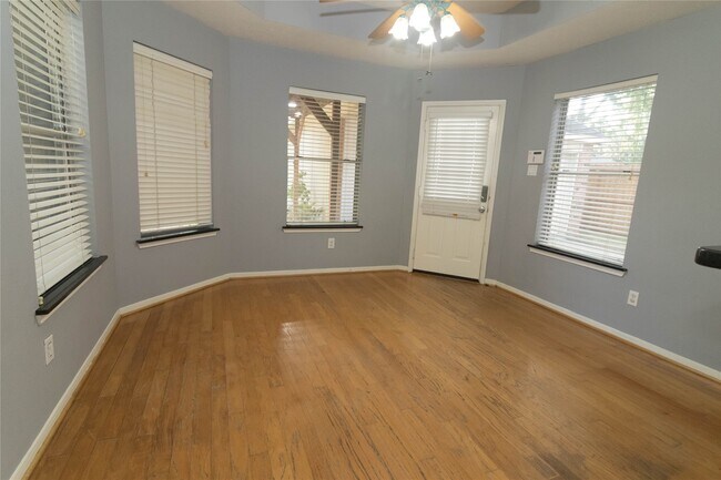 Building Photo - 310 Cheddington Dr