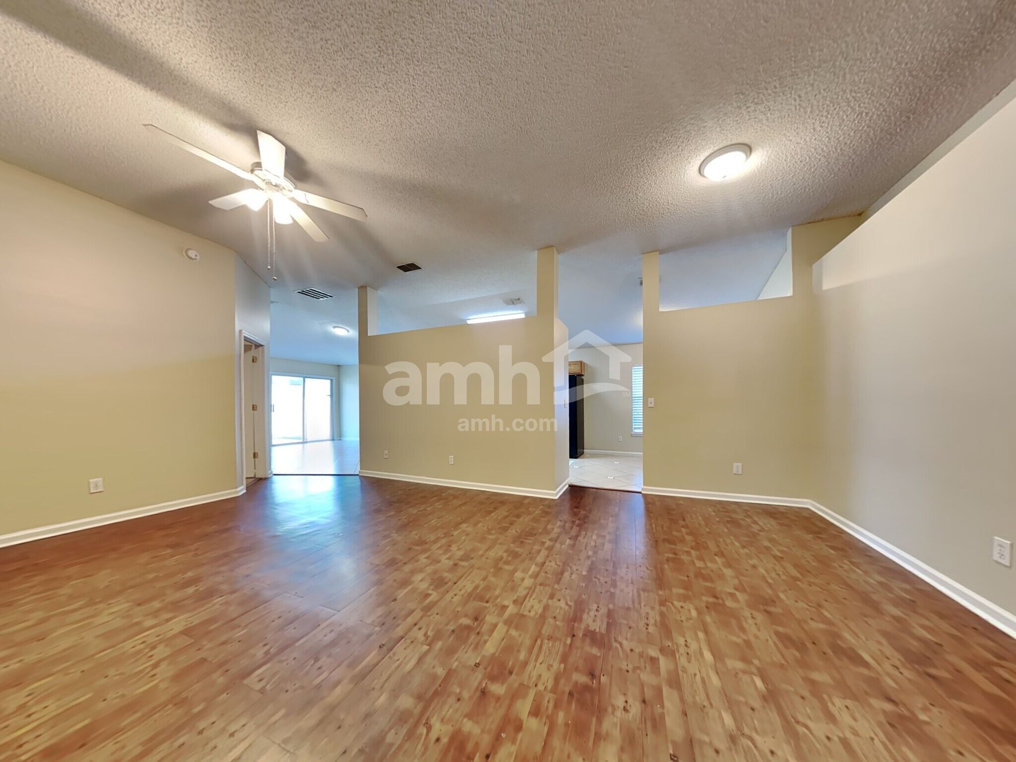 Building Photo - 9261 Redtail Dr