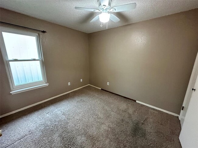 Building Photo - 2221 NE 8th St