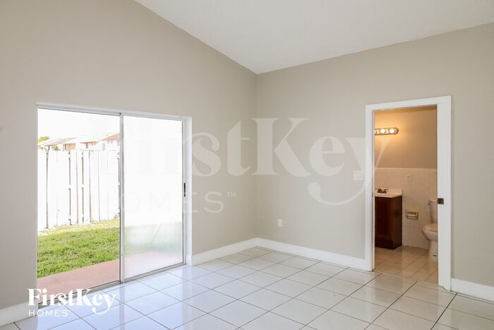 Building Photo - 5860 SW 150th Ave