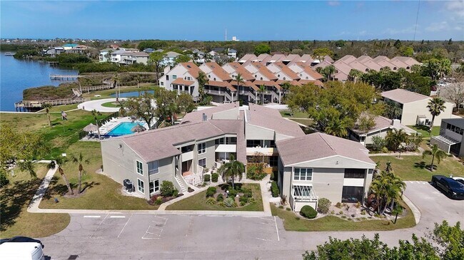 Building Photo - 654 Windrush Bay Dr