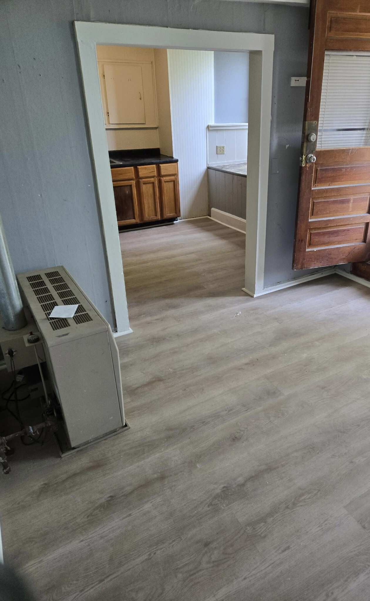 Building Photo - 454 Colchester Ave