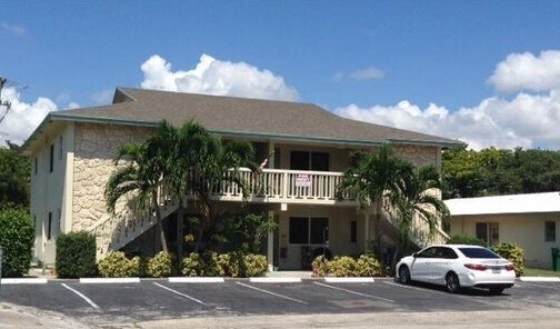 Building Photo - 4731 NE 21st Ter