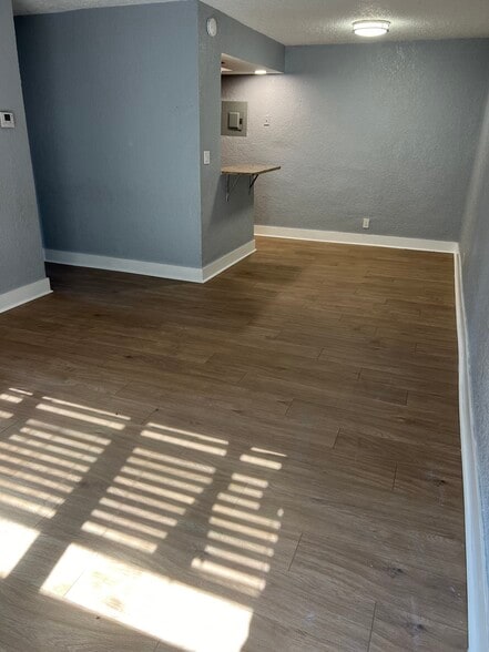 Building Photo - 5825 NW 22nd Ct