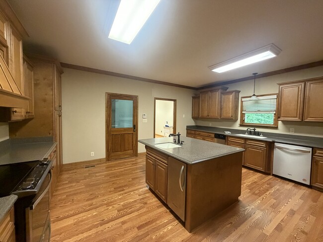 Building Photo - 179 Stone Edge Dr