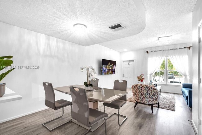 Building Photo - 9925 NW 57th Manor