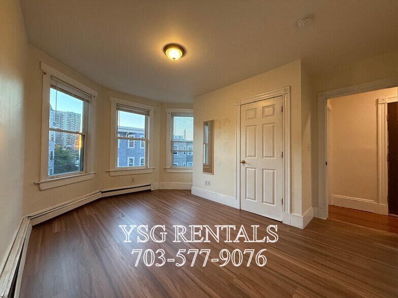 Building Photo - 38 Calumet St