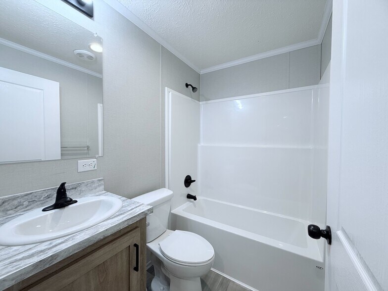 Building Photo - 52962 N Yorktown Ct