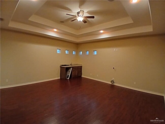 Building Photo - 12 Hampton Ave