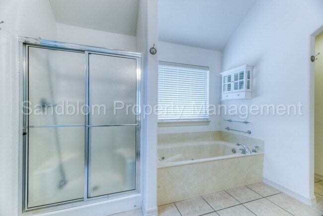 Building Photo - For Lease | Broken Arrow | Available Now!