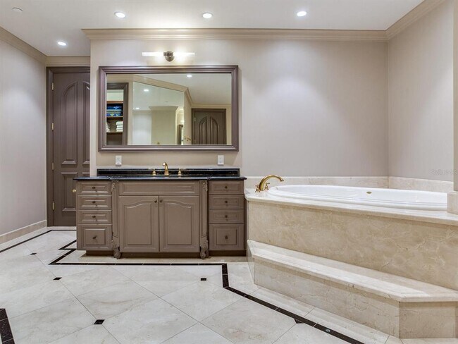 Building Photo - 3507 Bayshore Blvd