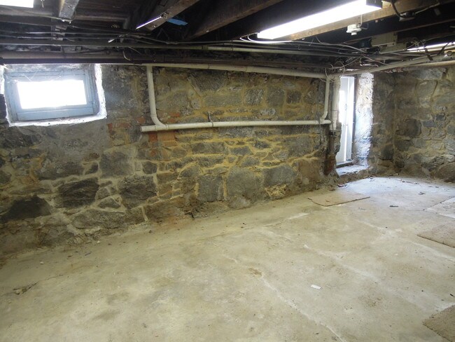 Building Photo - 1206 Oella Ave
