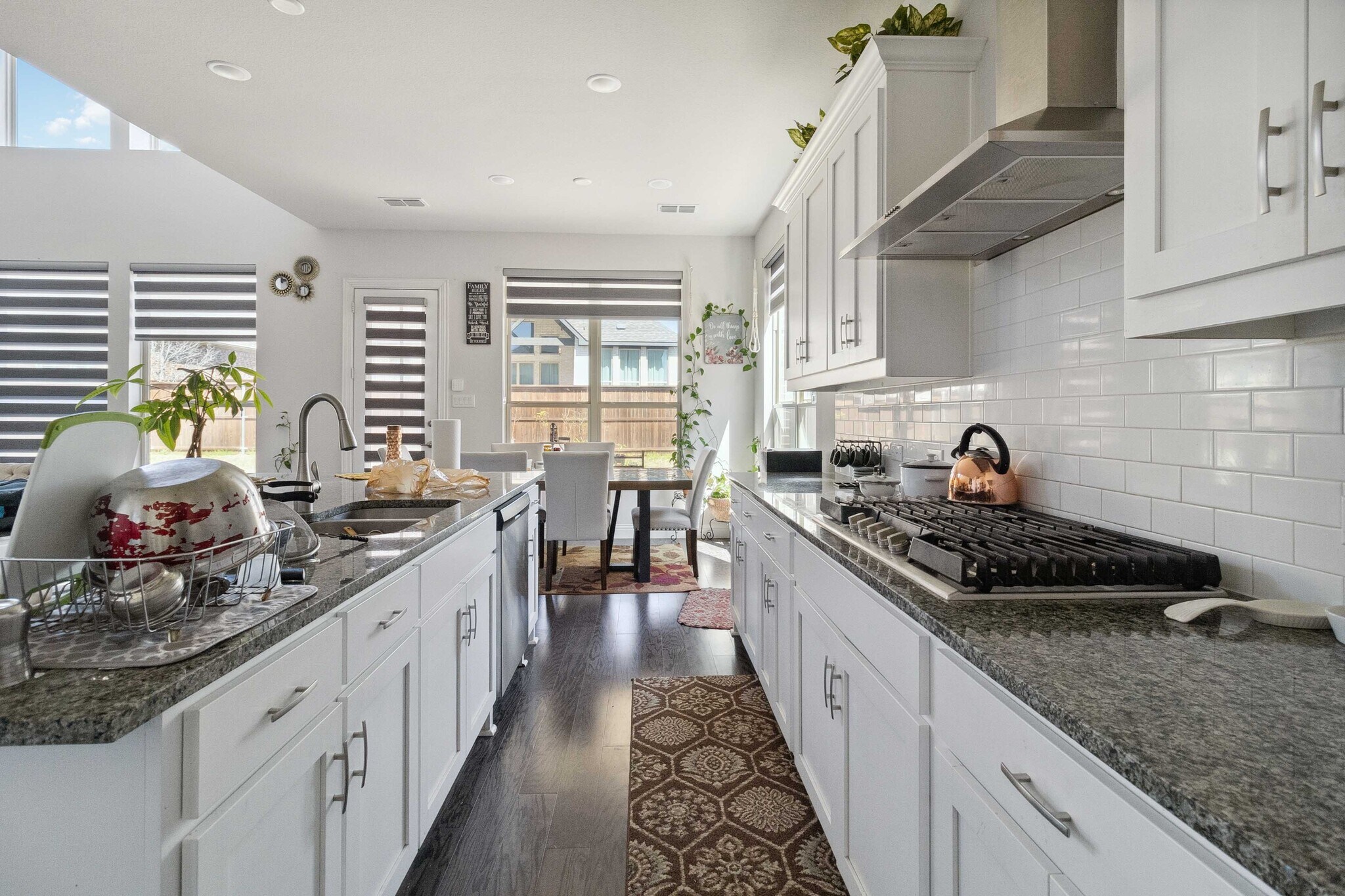 Building Photo - 566 Westwood Way Dr