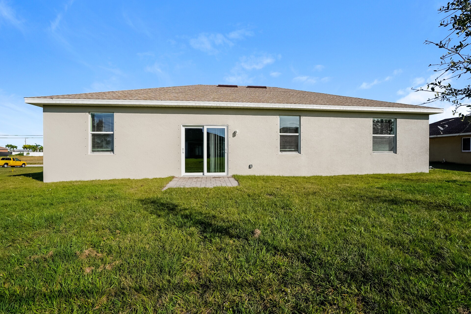 Building Photo - 346 NE 16th Terrace