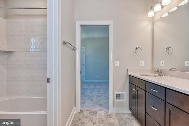 Building Photo - 3100 Greenway Blvd