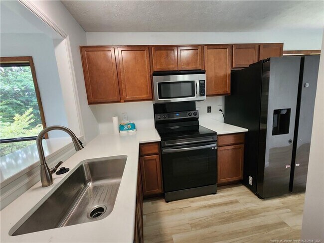 Building Photo - 504 Toxaway Ct