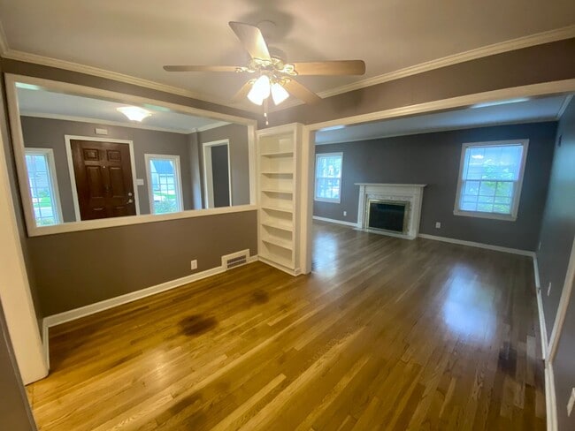 Building Photo - {6832} Prairie Village Ranch + Perfect Location + Updated + Fenced Yard