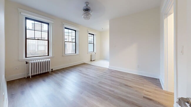 Building Photo - Luxury Gut Reno Complete!  Ready for Move-in NOW!  Elevator in Building!