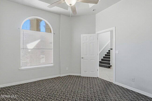 Building Photo - 4717 Excalibur Dr