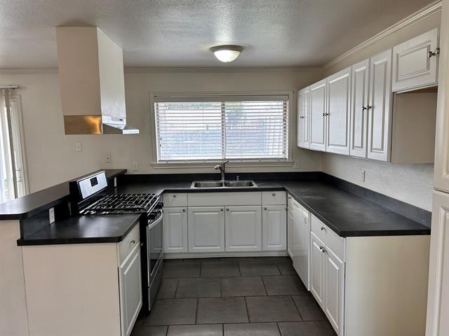 Building Photo - 3622 Gray Dr