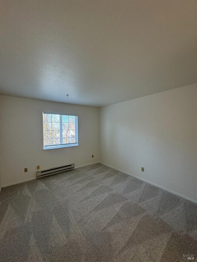 Building Photo - 375 Lighthouse Dr