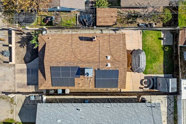 Building Photo - Stunning Mountain Views and Serene Living on Wood Street