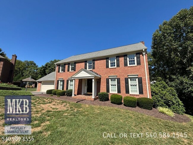Building Photo - 5175 Lakeland Dr