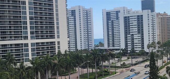 Building Photo - 1825 S Ocean Dr