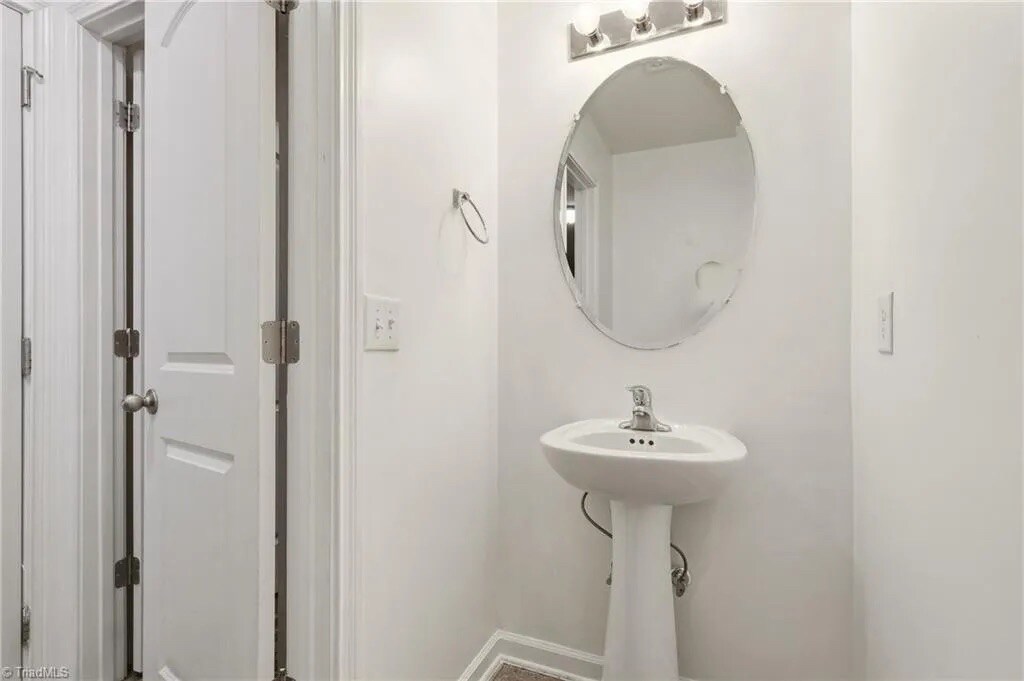 Building Photo - Room in House on Ransom Trace Ct