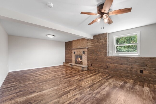 Building Photo - 40 Grand St