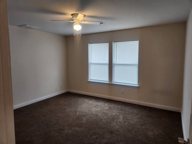 Building Photo - 10401 Bauman Rd