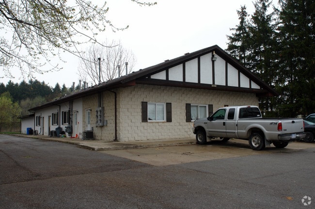 Primary Photo - Main Street Apartments