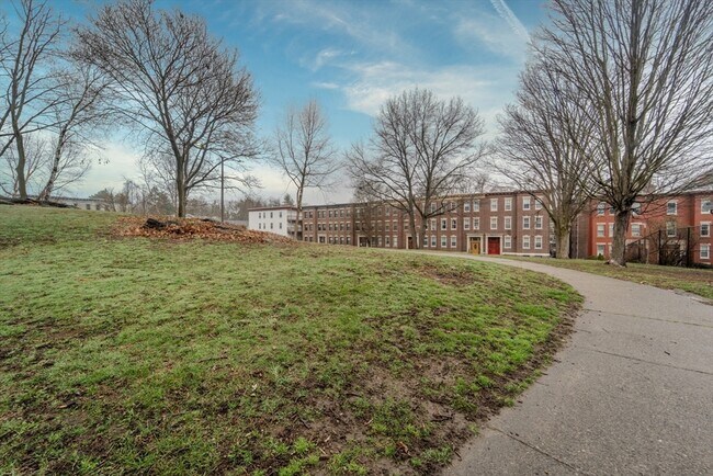 Building Photo - 86 Winthrop St