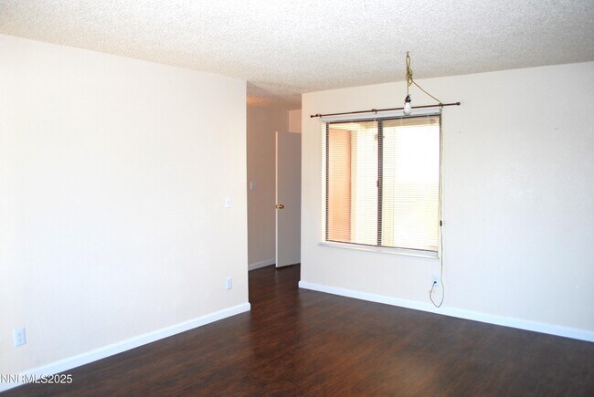 Building Photo - 3399 Crystal Ln