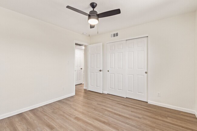 Building Photo - Newly Renovated On Broadway - Mesa!