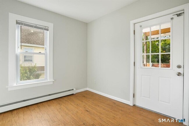 Building Photo - 102 Wooster St