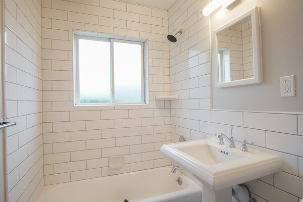 Building Photo - Near OHSU-Well-Appointed Studio Ready Soon!