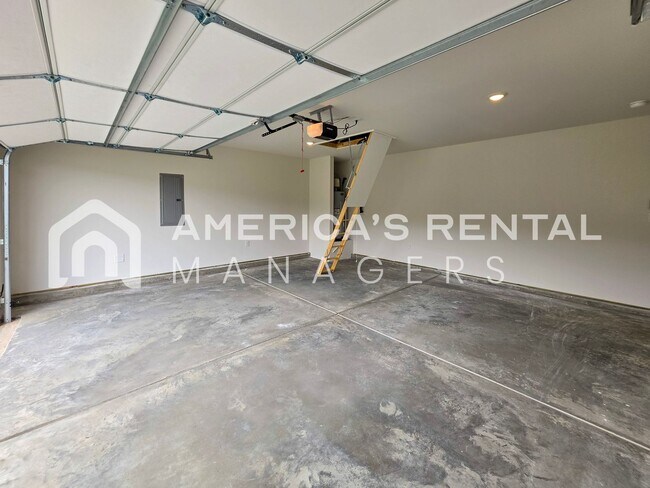 Building Photo - 124 Jonboy Ave